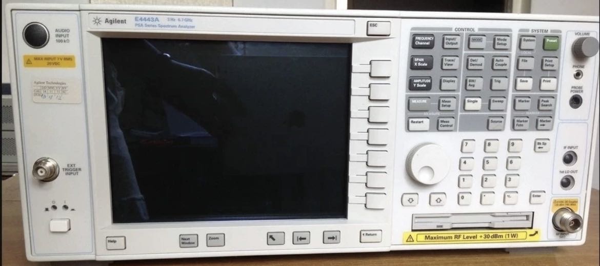 61dbda49be6cb.jpg E4443A實(shí)體.jpg