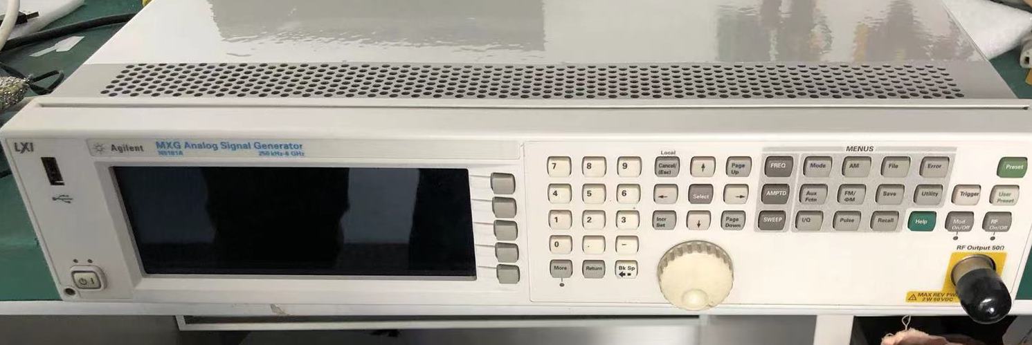 64d977275f01c.jpg 信號(hào)源N5182A 3.jpg